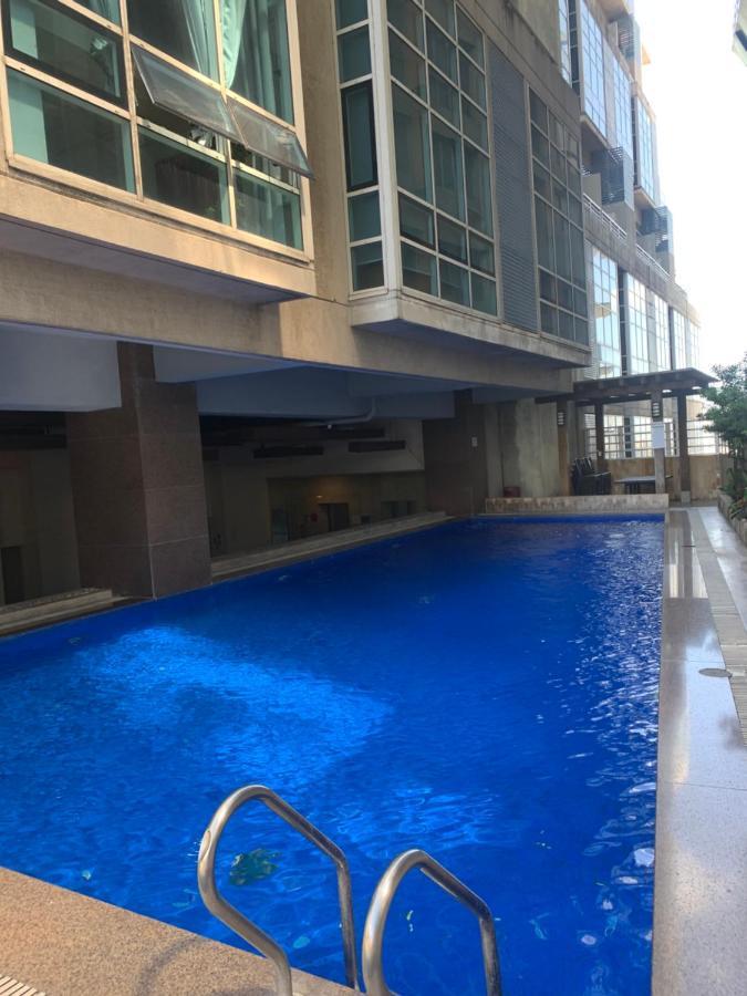 Club Ultima Cebu City Exterior foto